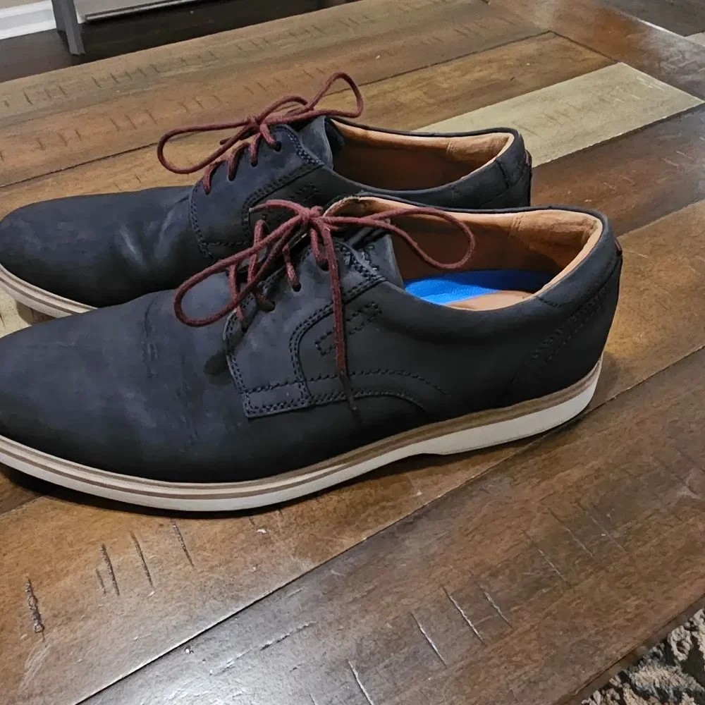 Clarks elegant leather